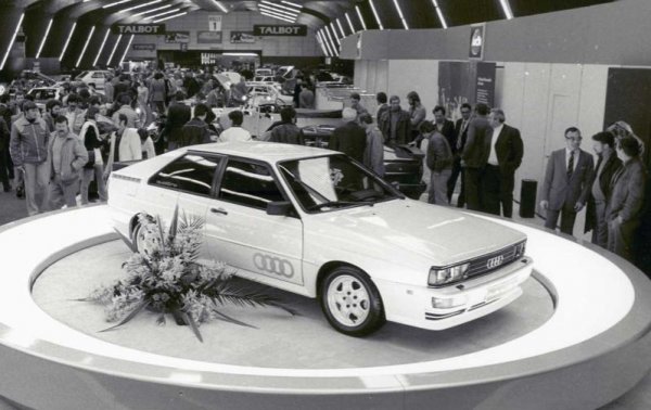 Безусловно, дебютиралото преди 40 години Audi Quattro не е първият автомобил със задвижване на четирите колела. По-рано обаче системата почти винаги е трябвало да се включва ръчно, което не устройвало компанията от Инголщад и тя създава нещо наистина революционно. А успехите на автомобилите в световния рали-шампионат дават световна слава на quattro и укрепват превъзходството на марката над нейните конкуренти.
