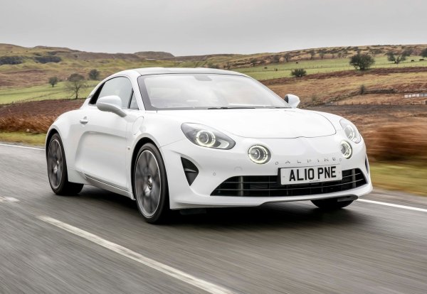 Възраждането на френската марка е белязано от стартирането на производството на олекотения спортен автомобил A110 със средно разположен двигател и задно задвижване. Лека кола с тегло от едва 1100 кг и турбо двигател 1.8 с мощност 250 коня, съчетана с невероятно шаси, кара всеки, който е имал шанса да я вози, да се влюби в нея.
