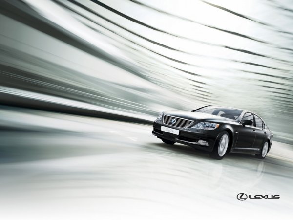 Предлага се в следните модификации - LS 460 и хибридите LS 600h и LS 600h L. (За всички модификации се предлага AWD задвижване).