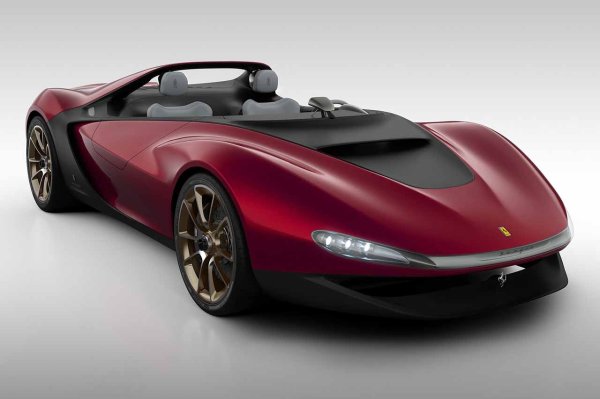 Подобно на предишното Lamborghini, не е ясно на 100 процента дали този модел е притежание на милиардера. Според твърденията обаче Елисън държи в гаража си тази концепция, от която са произведени само 6 бройки. Моделът има 8-цилиндров двигател с атмосферно пълнене, който развива мощност над 600 к.с.