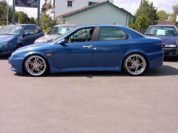 Тунингована Alfa Romeo 156 с джанти от Leon Hardiritt 