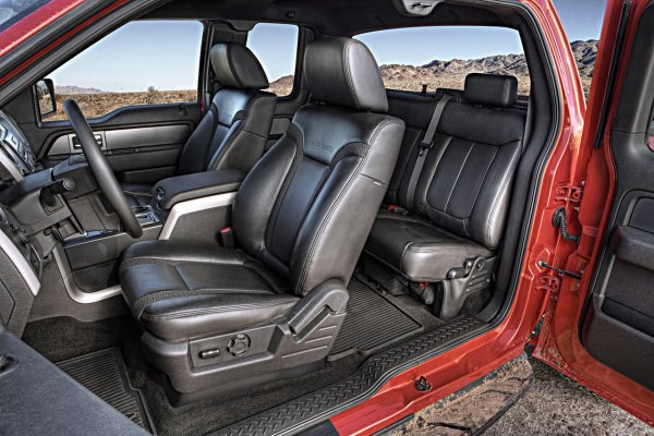 Ford F-150 SVT Raptor 2010
