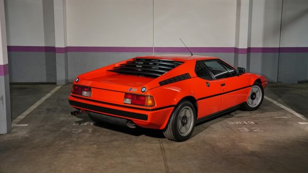 Крайният резултат е кратък производствен цикъл от само три години, през който са направени само 453 автомобила. Разбира се, благодарение на следващите М модели, които затвърждават мястото на BMW като един от най-добрите производители на спортни автомобили в света, в наши дни M1 е едно от най-ценните BMW, които можете да си купите.

