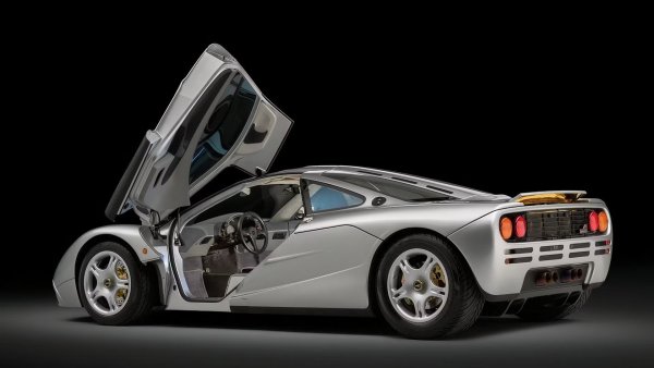 Звездното нарастване на популярността на F1 през последните две десетилетия доведе до покачване на стойността до над 20 милиона долара, което прави този триместен суперавтомобил един от най-ценните превозни средства, създавани някога.
