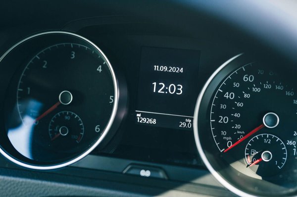 Тумер оценява своя Volkswagen Golf с големия пробег - 1.6 TDI Match Edition от 2019 година с един собственик, пълна сервизна история и нов ангренажен ремък, на &pound;7995 (9648 евро). Той казва, че ако колата беше наполовина по-малък пробег, щеше да струва 14 500 евро!

&ldquo;Това е на добра цена, но дори и така имаше малък интерес към него. Това отчасти се дължи на факта, че има толкова много Golf, а и хората не харесват големия пробег, дори ако в този случай биха могли да си спестят почти 5000 евро&ldquo;.
