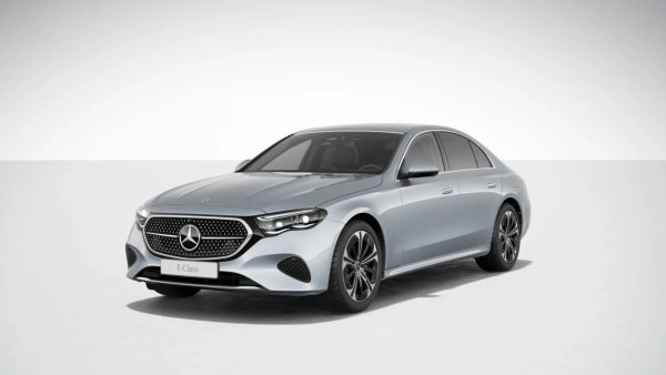 Вторият представител на голямата германска тройка се отчете с  450 803 продадени автомобила от януари до октомври, което е спад с 1,1%. Пазарният дял на Mercedes в Европа сега е 5,1%.
