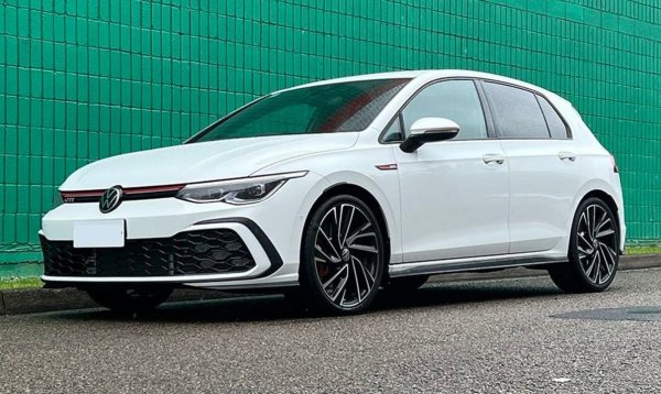 Ръст спрямо 2023: 42.0%

По същото време миналата година Volkswagen бе продал само 12 бройки Golf в България. Сега хечбекът се превръща в най-продавания модел, с точно 800% ръст на годишна база. Иначе сериозно се увеличава и интересът към T-Roc, Tiguan и Caddy. 

Най-продавани модели: 
Golf - 108
T-Roc - 98
Caddy - 83
Arteon - 74
Tiguan - 52
Crafter - 48
Taigo - 30
