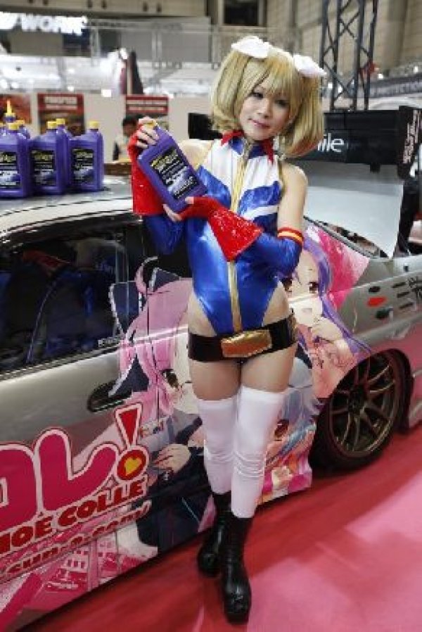 Момичетата на автомобилен салон Токио 2011