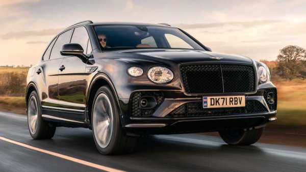 При Bentley растежът продължава, като това е втората поредна рекордна година за продажбите на марката. Ръстът е цели 31%, като големият отличник е Bentauga, на която се пада дял от 40%. Половината от продажбите на бранда са в САЩ и Китай.