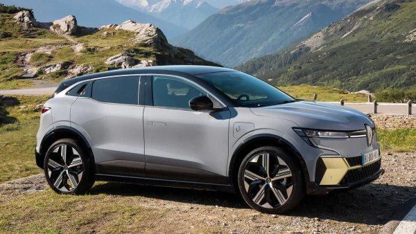 Renault трябваше да отчете минус от 6,7% през миналата година. С 393 688 нови регистрации Франция остава най-големият пазар за марката. Следват Германия, Русия, Бразилия и Индия. Французите отчитат силен ръст на електромобилите и хибридинте, като най-висок е той в Европа &ndash; 52,%.