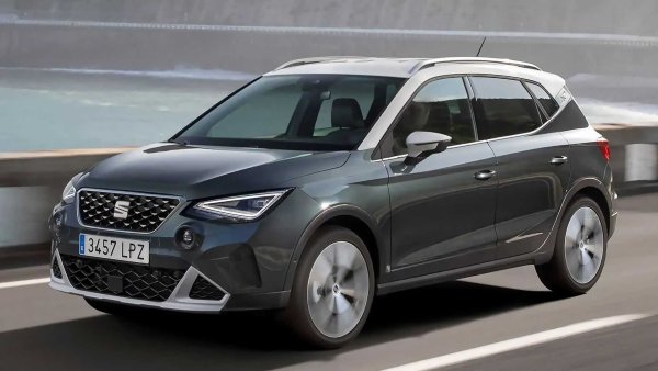 Испанската марка отчита намаление само с 2%, като и тук посочената причина е липсата на полупроводници. Както и преди, най-продаваните бяха Arona (106 900 бройки), Ibiza (95 800) и Leon (87 700). 