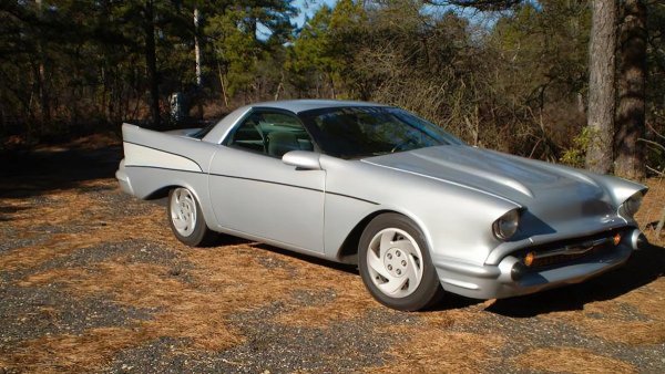 Този комплект от 1957 година струва само 6000 долара, но върши работа. А всеки може да прецени доколко крайният резултат в случая прилича на истинския класически Chevrolet Belaro.