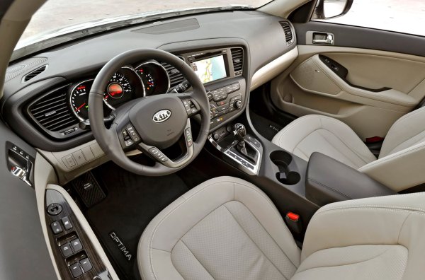 По време на разследването производителят установи, че панелът на тавана наистина е фиксиран неправилно и това не е единичен, а масов проблем. За да избегне искове от други собственици, компанията изтегли всички бройки от модела, сглобени по това време в този завод.