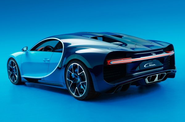 В своя завод в Молсхайм компанията не само контролира параметрите на затягане на крепежните елементи, но и проверява използваните инструменти. Оказа се, че проблемът се отнася до едно копие на версията от 2018 г. Bugatti заплати ремонта и транспортирането на автомобила от и до сервизния център.