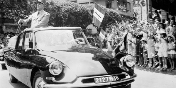 Тази кола е известна като &bdquo;La Deesse&ldquo; (Богинята), тъй като се счита, че тя е спасила живота на френския президент при опит за покушение през 1962 година. Автомобилът е произведен през 1955 година, като получава уникалното хидро-пневматично окачване и 1,9-литров двигател.
