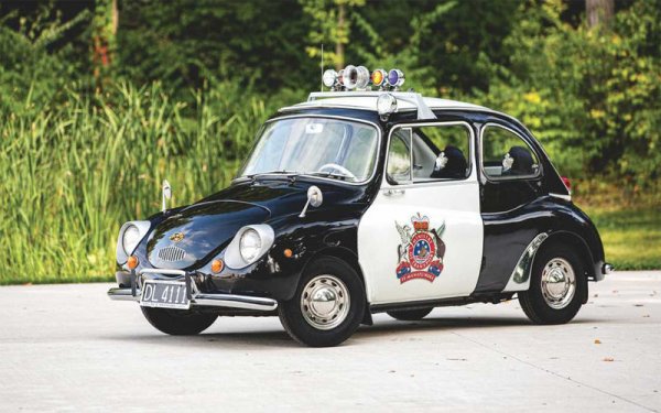 Автомобилът е боядисан в цвета на Министерството на транспорта на Нова Зеландия и е оборудван със сигналния лампи, сирена и радиостанция. Това е и една от най-редките полицейски коли на планетата, която е служила повече за атракция, отколкото за активна служба.