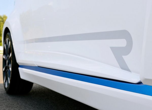 Toyota Yaris Hybrid-R Concept