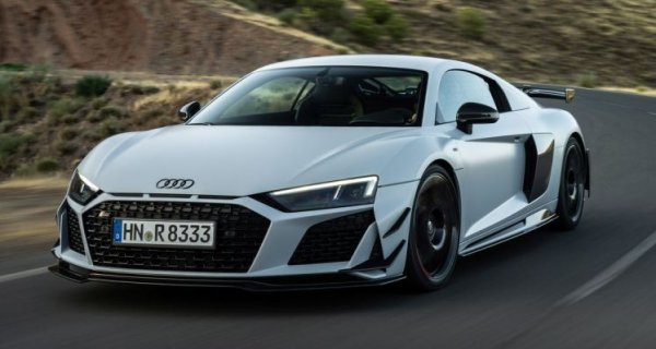 Суперколата на Audi с технологии от Lamborghini си извоюва култов статут и затова компанията удължи живота й, колкото бе възможно. Но през 2023 бензиновото R8 окончателно ще си отиде. От Audi са обещали да направят наследник с електрическо задвижване, но той ще се появи не по-рано от 2025. 
