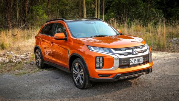 Малко недодялан, но пък практичен и доста надежден, ASX си спечели лоялни фенове в Европа, но сега окончателно слиза от сцената. В резултат на договорките в алианса Renault-Nissan-Mitsubishi, модел под името Mitsubishi ASX ще се появи отново на Стария континент догодина - но той няма да е нищо друго освен Renault Captur със сменена емблема. 
