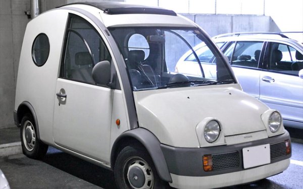 Тук всичко е просто - толкова е сладко и анимационно, както и необичайно по отношение на стъкления дизайн. И въпреки че Nissan S-Cargo се продава само на вътрешния японски пазар, смятаме, че дори и там собствениците им се страхуват да не повредят прозорците ...