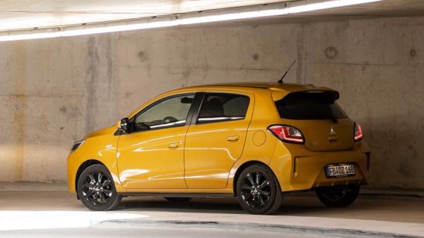 Новите екостандарти и малко прибързаното решение на Mitsubishi да напусне европейския пазар (впоследствие преразгледано) свиха гамата в България до едва три модела. Въпреки това марката е съвсем близо до резултата си от 2020 година. 

Пазарен дял: 0.7%
Най-продаван модел: Space Star - 71, L200 - 69
През 2020: 227 регистрации