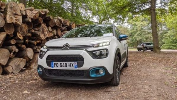 Подобно на Opel, и Citroen смени представителя в България през последната година. Регистрациите са с над 500 бройки повече спрямо 2020. 

Пазарен дял: 4.4%
Най-продаван модел: C3 - 751
През 2020: 853 регистрации
