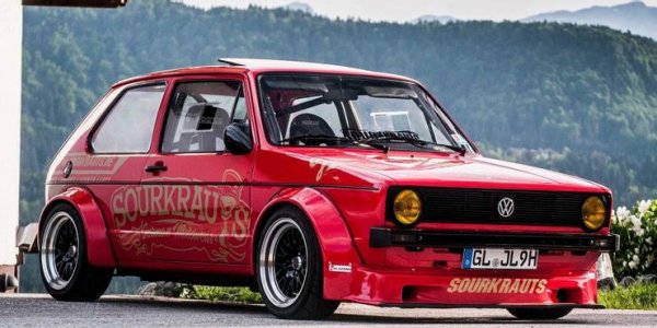 Най-доброто нещо, което можете да направите с тази кола, е да смените двигателя с 1,8t или 2,0-литров 16v ​​и благодарение на гениалността на VW, процесът е съвсем лесен за извършване. Изобщо, възможностите тази кола да бъде превърната в истинска ракета са безкрайни.
