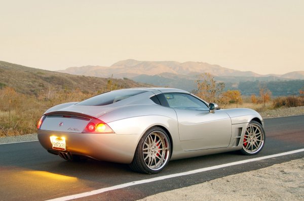 При доработката, коренно се променят, двигателя, външният вид, салона и окачването на автомобила