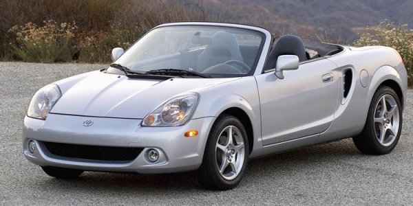 Сама по себе си Toyota MR2 определено не е подценена. Всеки е чувал или искал да притежава този автомобил в някакъв момента от живота си. Последното поколение на модела, известно като MR2 Spyder и MR-S на други пазари, сякаш е забравено, като това се дължи на различния му дизайн. Това обаче си е типично MR2 с 4-цилиндров мотор в средата, задно предаване и ръчни скорости, като някои твърдят, че е по-добро от Mazda MX-5, което означава много.