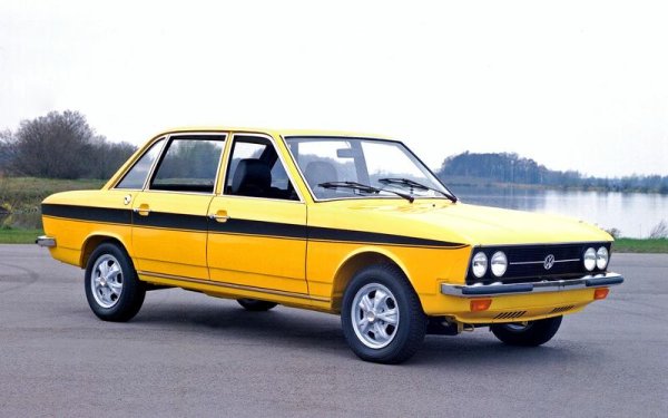 Volkswagen закупи компанията NSU през 1969 г., като сделката включваше цялата интелектуална и физическа собственост на фирмата. Това, което служителите във Волфсбург наистина искаха, беше производственият капацитет на NSU. Те не се интересуват от
технологията на роторния двигател, която задвижваше Ro80, и дори спират пускането на модела K70 – седан с 4 врати, който беше напълно готов.

Проектът е подновен, но от Volkswagen поставят едно условие за излизането на K70 на пазара. Той не трябва да носи име NSU, а да бъде с емблемата на новия собственик. Въпреки че е разработен изцяло от NSU, седанът е първият модел на Volkswagen с предно разположен двигател и водно охлаждане. Той обаче така и не успява да намери място в гамата, тъй като се конкурира с вече излезли на пазара модели – като Audi 100, например. Производството е спряно през 1975 г., като това е краят на марката NSU.