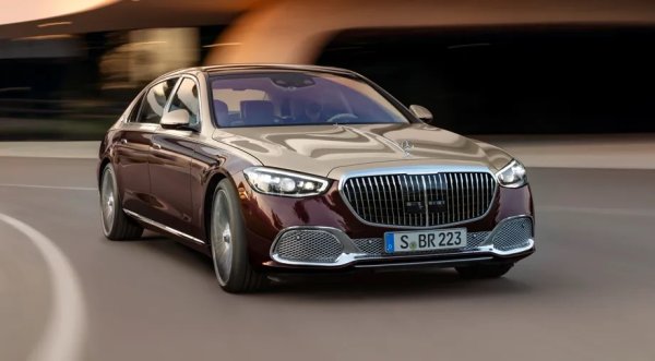 От много десетилетия този модел е еталонът за лукс, и новото поколение няма да промени това. Върховата му версия също е удостоена с митичното име Maybach. Ще я познаете отдалеч по характерното двуцветно боядисване. 
Стартова цена: $184,900

