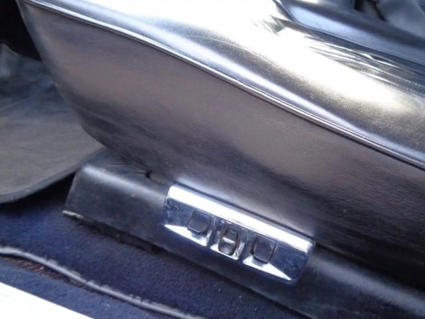 Да, приликите с американските автомобили не се изчерпват само с двигателя под капака или някои каубойски моменти в дизайна. По отношение на оборудването колите на Monteverdi също се доближават до американските модели от същия период, с куп електрически помощници.