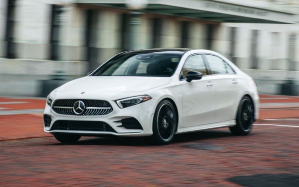 Още един модел с драстичен спад спрямо миналата година - цели 37%. От Mercedes затвърдиха впечатлението, че компактният модел им е последна грижа, като обявиха, че най-вероятно ще се откажат от производството му в бъдеще. 
