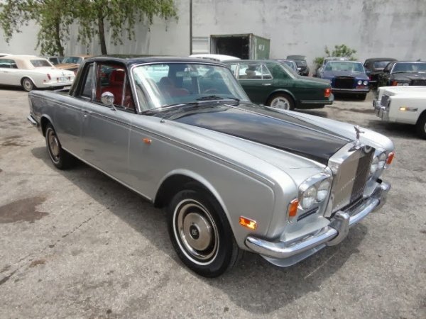 Rolls-Royce Corniche от 1973 година като пикапolls-Royce Corniche от 1973 година като пикап