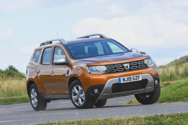 Dacia е марка, която увеличава продажбите си във Великобритания, като същевременно значително разширява гамата си от модели. Повечето от автомобилите в нея са базирани на изпитани и надеждни модели на Renault и в резултат на това при тях няма как нещата да се объркат.

Sandero (2013-2020 г.) получава 94,5% и се намира в средата на класацията за малки автомобили - 14  от 28, като изпреварва Ford Fiesta, Volkswagen Polo и Skoda Fabia. Настоящият (от 2018 г.) Duster (на снимката) също е надежден автомобил; той отбеляза 95,4% и завърши на 16-то място от 39 семейни SUV-а, като се оказа по-надежден от по-скъпите Audi Q3 и Mercedes GLA.