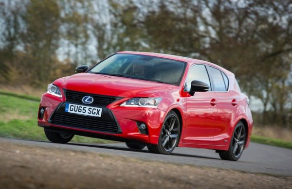 Няма ненадежден модел в цялата гама на Lexus. И петте модела, които бяха включени в проучването, отбелязаха повече от 96%, така че не е чудно, че четири от тях са в челната тройка в съответните си класове. Те са водени от семейния хечбек CT (на снимката) и представителният IS. Lexus отново е най-надеждната марка автомобили на пазара.