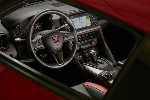 Nissan разкри новия GT-R Track Edition 2017