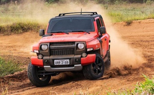 Този бразилски SUV със задвижване на четирите колела е здрав офроудър, който представлява сериозна конкуренция на Jeep Wrangler и дори е участвал в рали &bdquo;Дакар&ldquo;. Въпреки че Troller е собственост на Ford Motor Company от 2007 г., T4 се продава само в Бразилия. Той има впечатляващ външен вид, а интериорът е оборудван с основни функции като двузонов климатроник и информационно-развлекателна система с Android Auto и Apple Car Play. 

Под капака на Troller T4 е  разположен 3,2-литров турбомотор с 5 цилиндъра, развиващ 200 к.с. Скоростната кутия е 6-степенна механична, а задвижването е към четирите колела. Като опция за модела се предлага и автоматична трансмисия с 6 предавки, като тя добавя 6000 долара към цената.