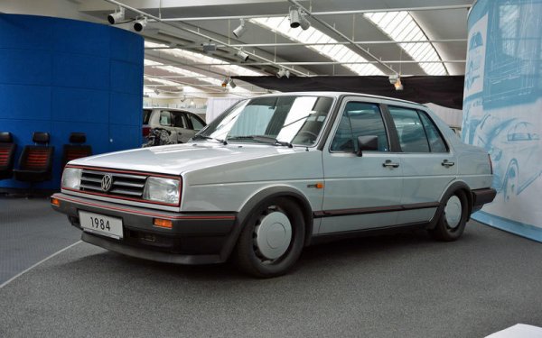 Това е прототип на второто поколение Jetta, който е създаден за тестване на нови технологии. Моделът прилича на пълноценен автомобил и е оборудван с четирицилиндров 1,8-литров дизелов двигател с мощност 180 коня, със 101 повече от най-мощния турбодизел, предлаган в серийната Jetta.