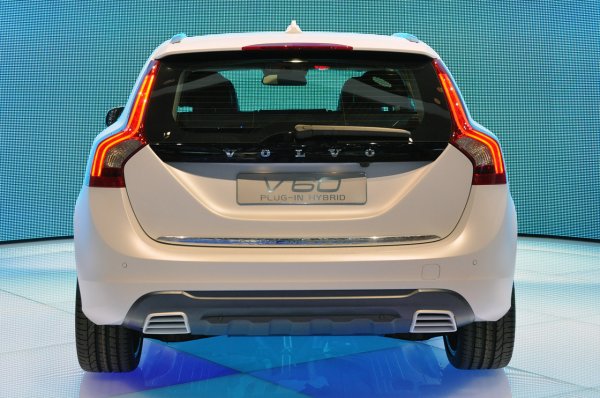  Volvo V60 Plug-In Hybrid