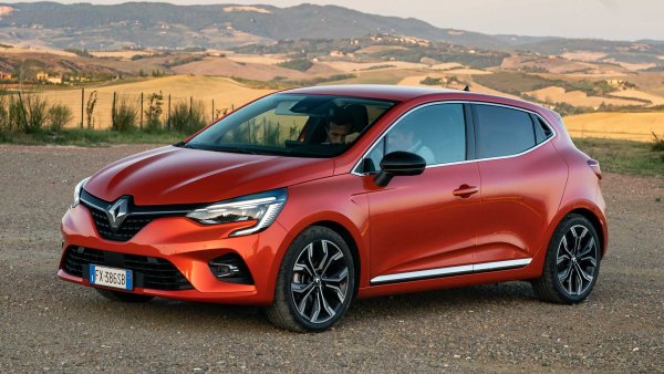 Clio е най-продаваният автомобил на Renault за ноември и влиза в този списък на седмо място. Суперминито все още има какво да предложи, включително бензинови, дизелови и задвижващи системи, а технологиите му стават все по-добри с всяко изминало поколение.
