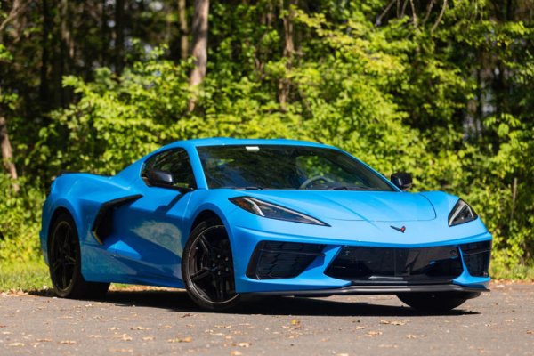 Цена като нов – 82 457 долара

Цена на старо – 99 102 долара

Разлика – 16 645 долара (20,2%)