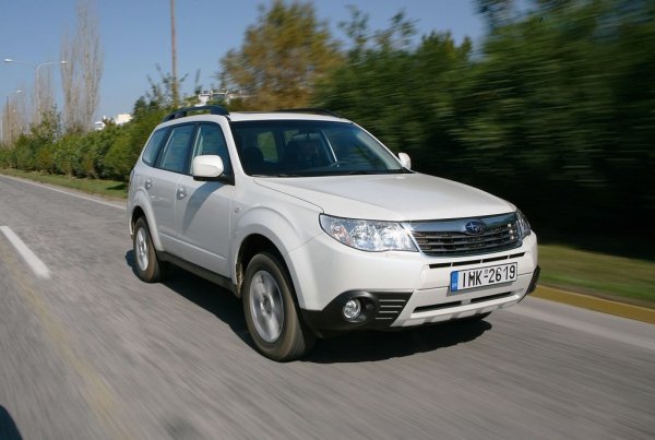 Subaru Forester '08 - Вторият е 2.5 литра ТУРБО двигател BOXER DOHC със 16 клапана и AVCS /Системата за активен контрол на клапаните/ (2.5XT). Промени в турбокомпресора и интеркулера подобряват цялостно нивата на въртящ момент и на емисиите вредни газове.