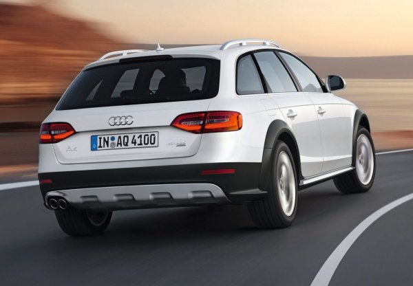 Моделът се предлага с богата гама от двигатели, като най-добрият вариант е с 3,0-литров дизел с 239 к.с., който обаче се намира по-трудно и е по-скъп. Версията с 2,0-литров бензин е съчетана с роботизирана скоростна кутия DL501 (разновидност на DSG7) с два мокри съединителя.