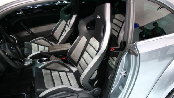 Лос Анджелис 2011 - Volkswagen Beetle R