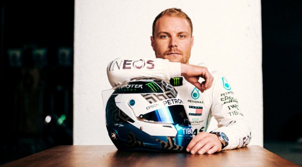 За 4 години зад волана на шампионския болид на Mercedes-AMG той така и не успя да победи Люис Хамилтън в крайното класиране. След края на всеки сезон финландецът обявява, че ще се опита да бие съотборника си, но печели само отделни състезания и остава на второ място. Със сигурност Хамилтън е доволен от това, че Ботас му е съотборник, а не Нико Розберг, който го победи през 2016 години и взе титлата.