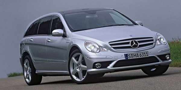 През 2007 година този модел предизвика истинска сензация, като това се дължеше и на впечатляващото му задвижване &ndash; V8 двигател с 507 конски сили. Подобно нещо е нечувано за автомобил от този клас. Освен, че беше много скъп, този миниван е и много рядък, тъй като от него са произведени малко над 2000 бройки. С ускорението си от 0 до 100 км/ч за 4,6 секунди Mercedes R63 AMG се оказва по-бърз от Porsche Boxster S.от 2008 година.