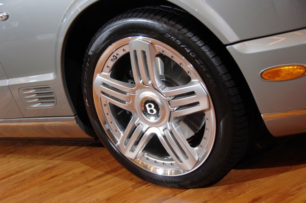 Автосалон Лос Анджелис 2008 / Bentley Azure T 2009