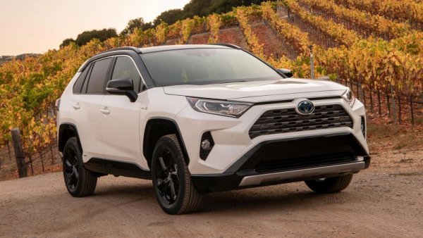 През септември от RAV4 са пласирани нови 30 бройки, които нарежда японския кросоувър като третия най-продаван модел в С-SUV сегмента у нас. 
