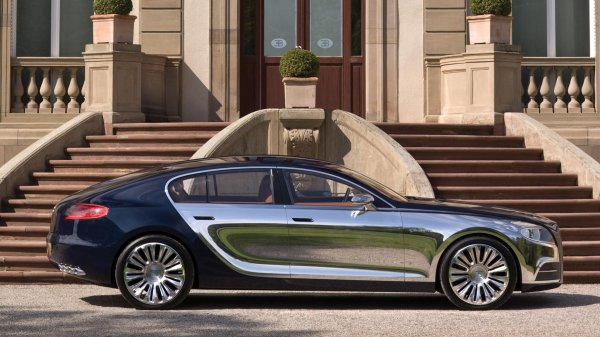 Дали може да предложим нещо по-луксозно от Galibier? Всъщност и това не можем, тъй като този модел така и не стана сериен. А какво би било по-прекрасно от луксозна лимузина с 4х4 задвижване и невероятния 8-литров W16 двигател от Veyron? Е, ако се бе случил, този модел щеше да е безбожно скъп. А за целите на статията отбелязваме, че Bugatti се води френска марка, нищо, че е под крилото на VW.